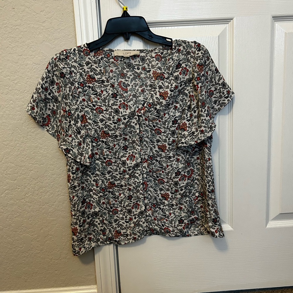 59. LOFT floral button blouse